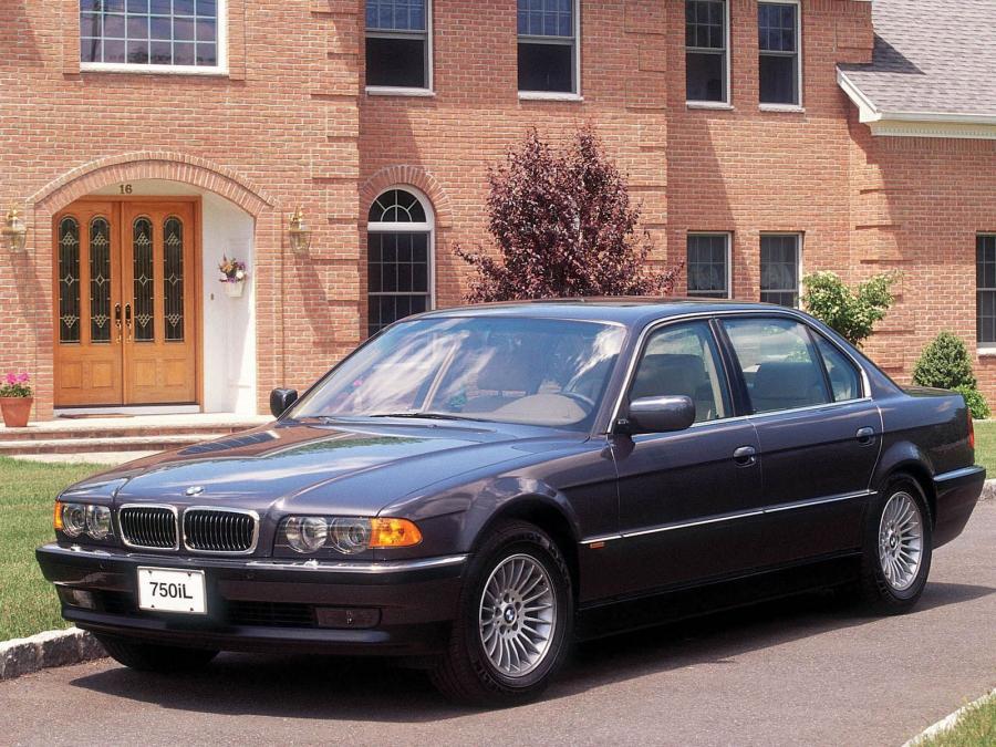  BMW 750iL 1998 года  (US) (фото 4 из 5)